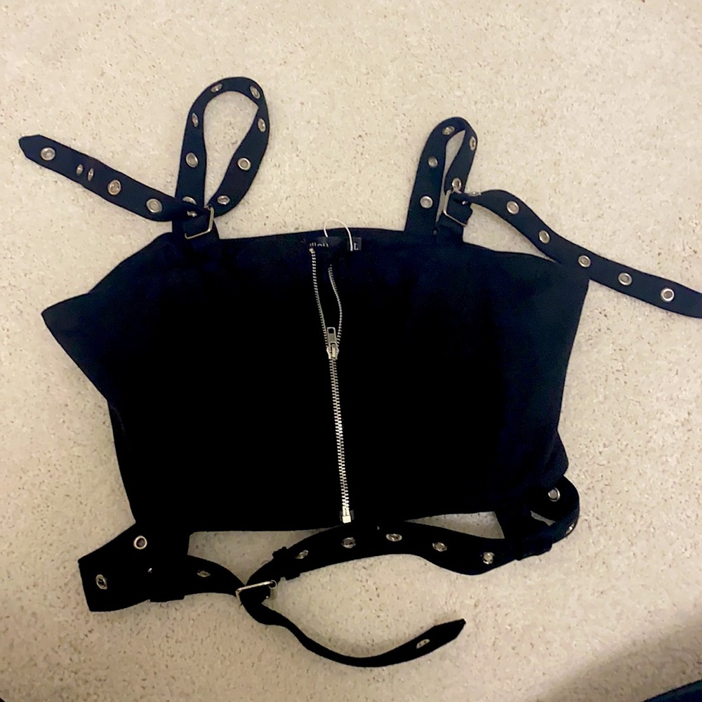 LF Black chain top
